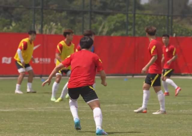 最新足球新爆料,最新爆料揭秘神秘转会真相